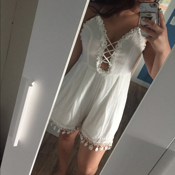 White romper - Picture 2 of 5
